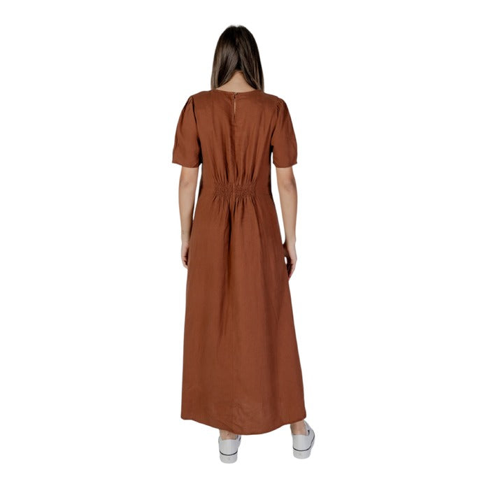 B.young Women Dress