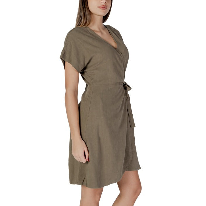 B.young Women Dress