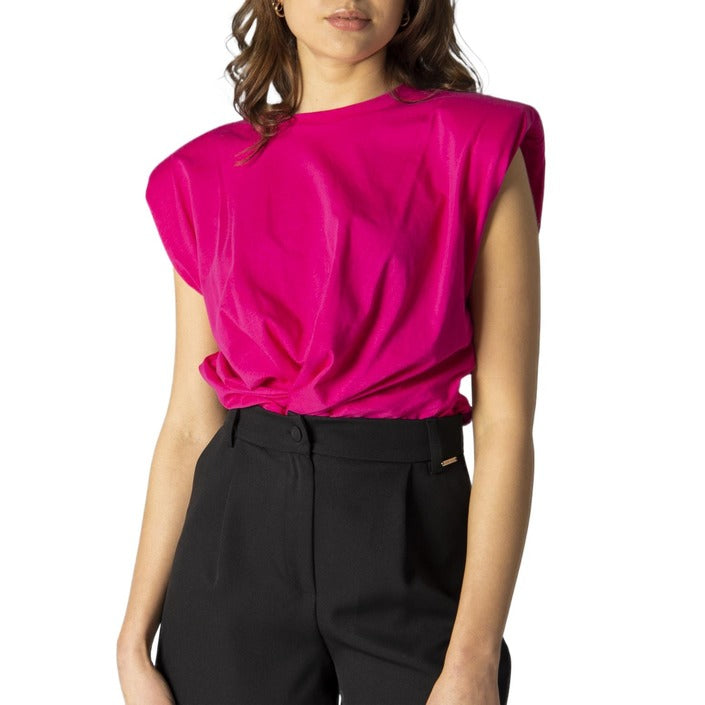 Hanny Deep Women T-Shirt
