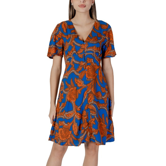 B.young Women Short