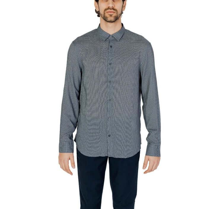 Armani Exchange grey printed long sleeve men’s shirt with classic collar and button fastening.