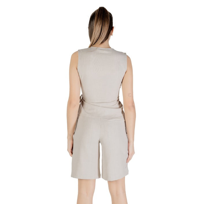 Jacqueline De Yong  Women Top