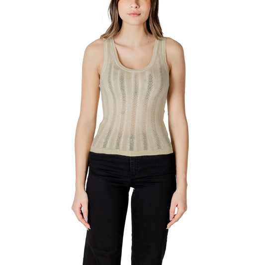 Jacqueline De Yong  Women Top