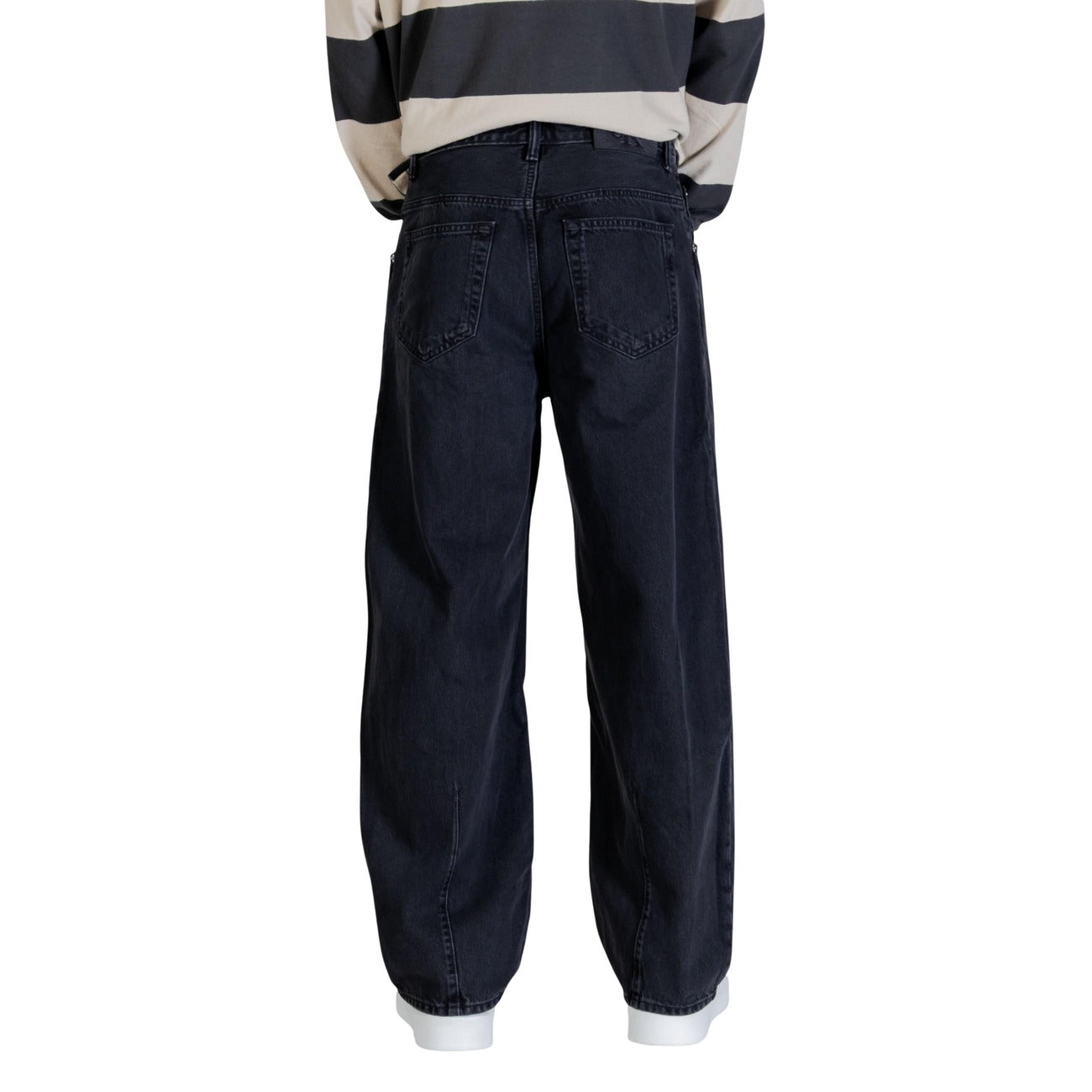 Front view of black wide leg jeans with high waist and front pockets on a white background