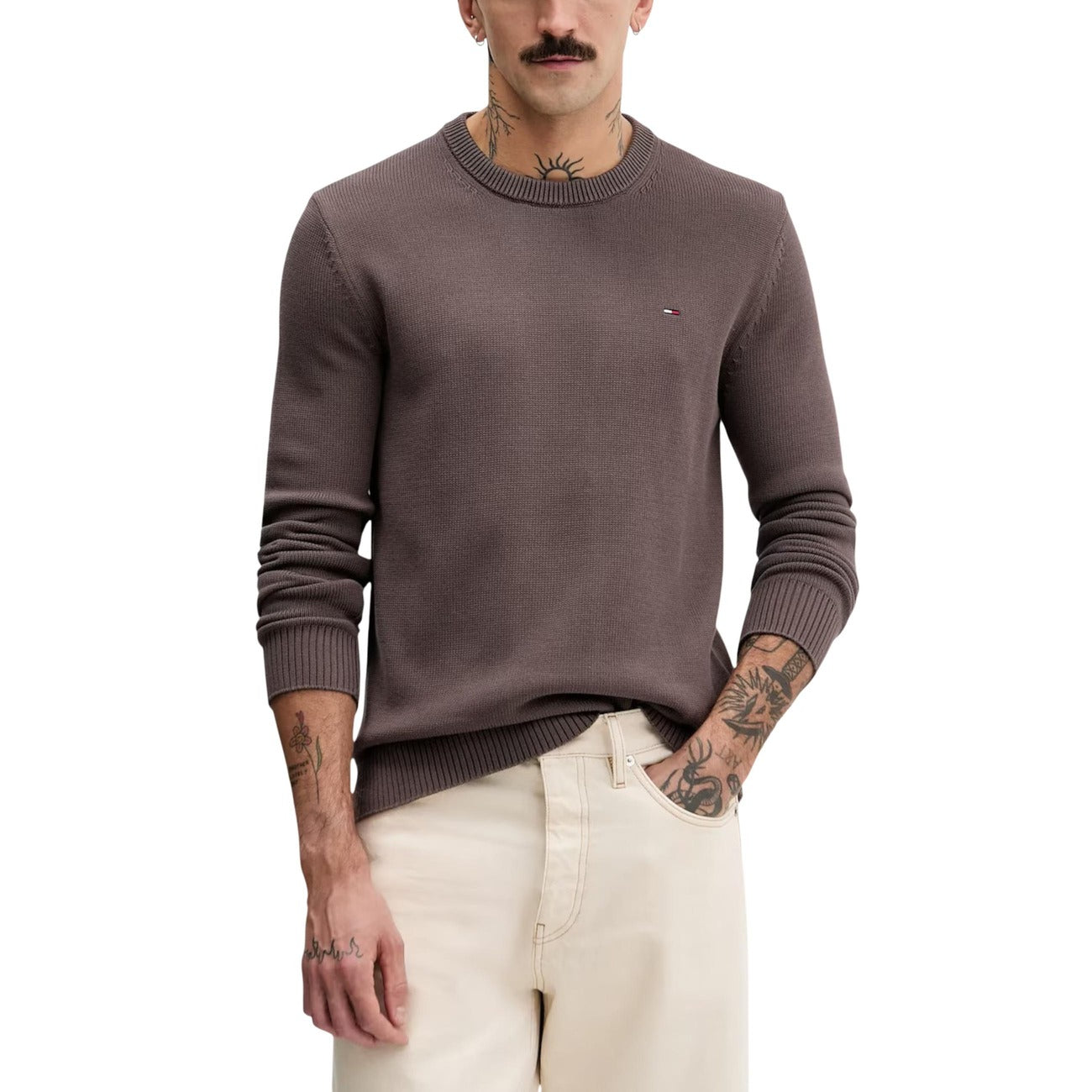 Tommy Hilfiger Jeans Men Knitwear 100% Organic Cotton Brown – front view, round neck, long sleeves