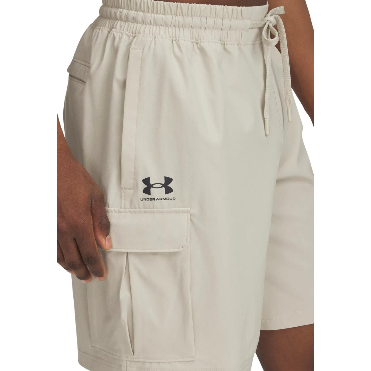Under Armour Men Shorts Beige – back view