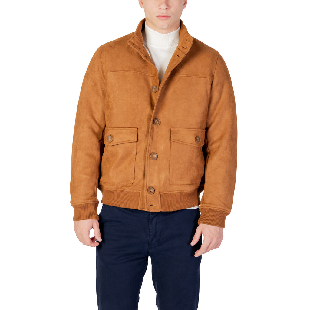 Front view of the beige Yos men's blazer featuring button fastening and front pockets.