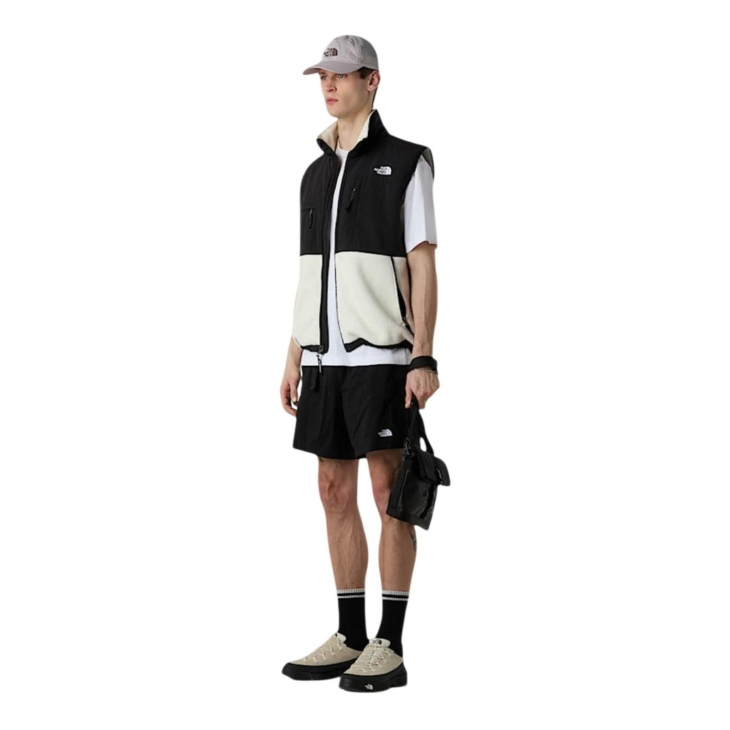 The North Face Men Shorts Black – side view detail